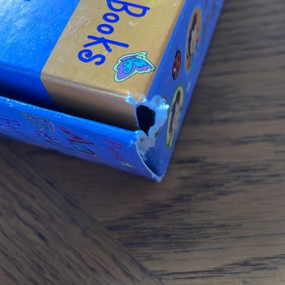 Amelia Bedelia Boxed Set 4 Chapter Books - Picture 7 of 8